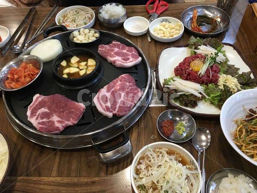 소고기,과식,육회,한우,돼지고기,생고기,회식,회식메뉴,외식메뉴,저녁메뉴,음식,식재료,요리,food,cook,meal,dishes,food reserves,육류,고기,meat