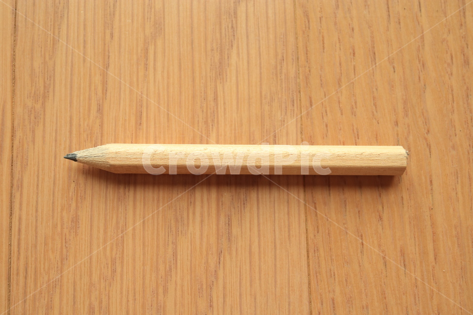 연필,나무연필,pencil,몽땅연필,안내,흑연,나무,학용품,문구류,사무용품,school supplies,stationery,office supplies
