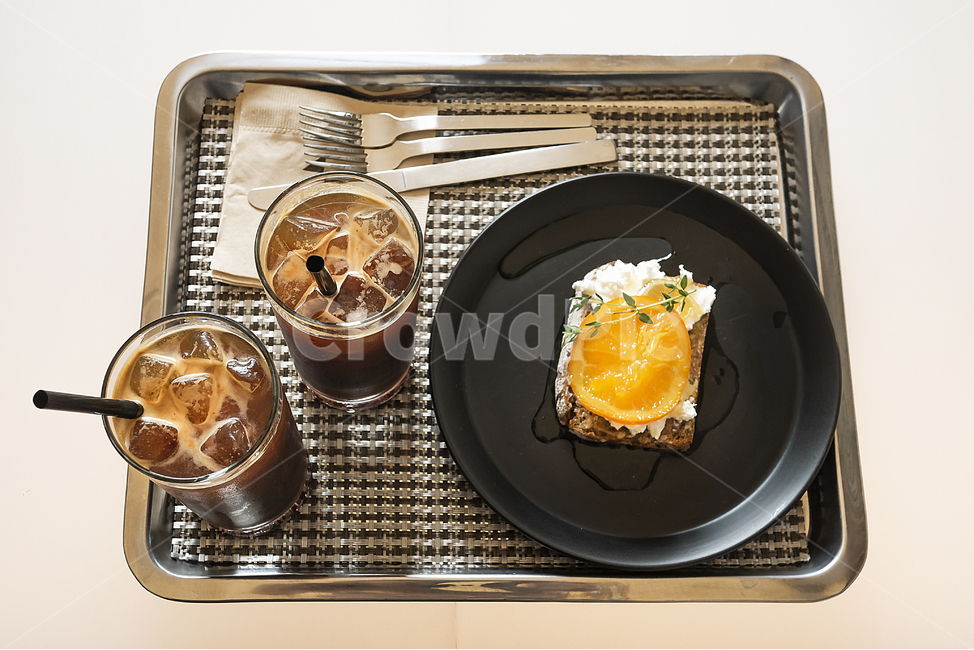 아이스커피,커피,아메리카노,디저트,토스트,오렌지,빵,카페,아이스,iced,리코타치즈,시원한,맛있는,디져트,cafe,americano,coffee,음식,식재료,요리,food,cook,meal,dishes,food reserves,디저트,간식,후식,dessert,snack,커피,카페,coffee,cafe