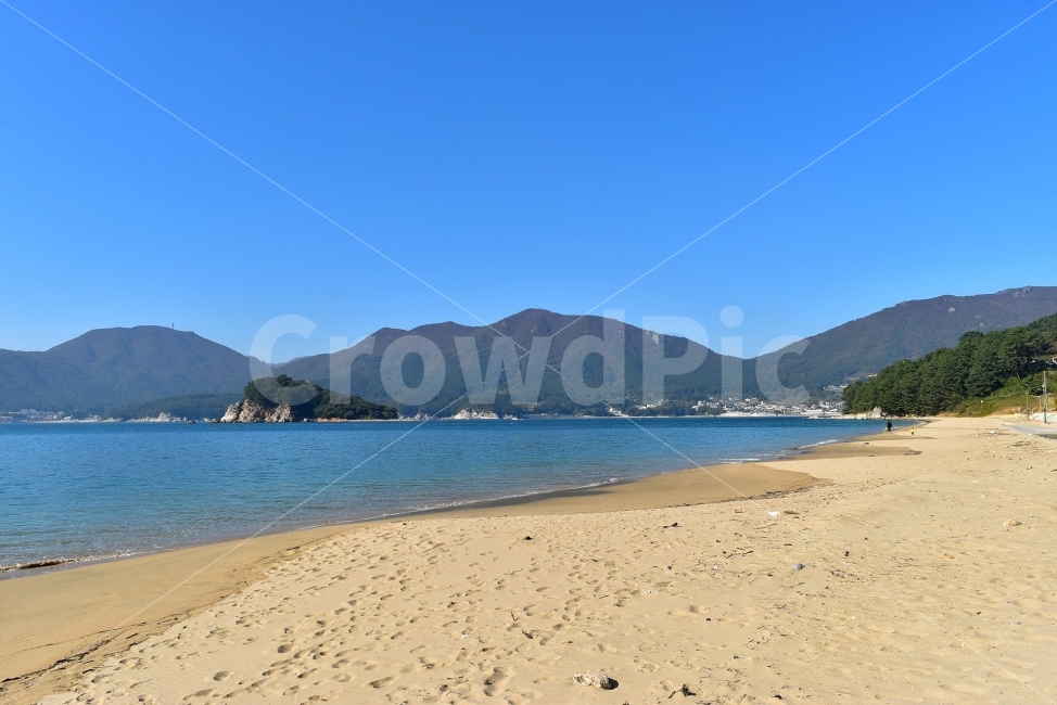 구조라,해수욕장,바다,해변,모래사장,한려해상국립공원,자연,파란하늘,그림같은,뷰티플,아름다운,힐링,감성,nature,산,풍경사진,비경,경치,청명,가을날씨,경관,이국적,비취색,자연,풍경,nature,landscape,한국자연풍경,한국자연경관,korea nature landscape,해변,바다,beach,sea,land,땅,outdoors,옥외,shoreline,해안선,water,물,ocean,대양,coast,연안