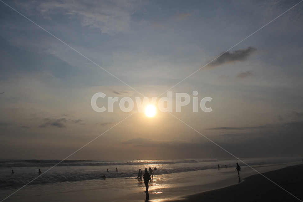 인도네시아,발리,짱구,짱구해변,석양,일몰,황혼,반사,해,태양,그림자,indonesia,bali,canggu,canggubeach,sunset,beachsunset,dusk,twilight,sun,sky,하늘,바다석양,reflection,shadow,자연,풍경,nature,landscape,outdoors,옥외