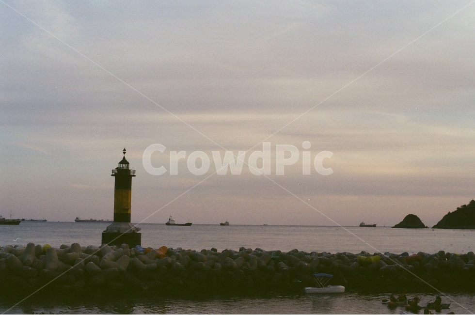 등대,바다,저녁,방파제,하늘,석양,구름,등대,lighthouse,감성,sensible,feeling