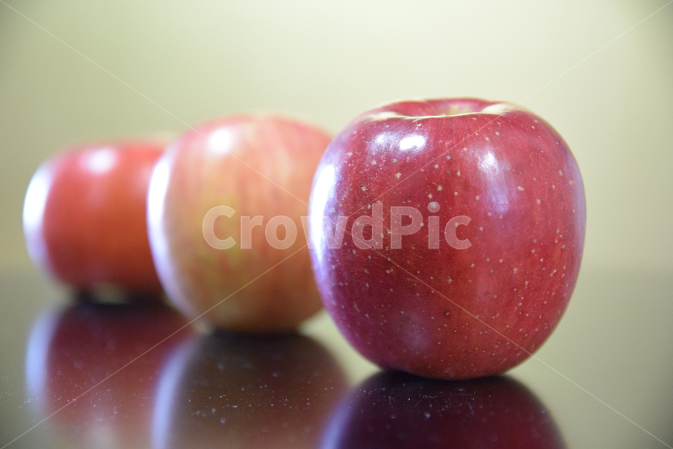 사과,과일,빨강색,부사,열매,fruit,red,apple,음식,food,디자인,소스,접사,탐스러운,클로즈업,closeup,음식,식재료,요리,food,cook,meal,dishes,food reserves,과일,열매,fruit