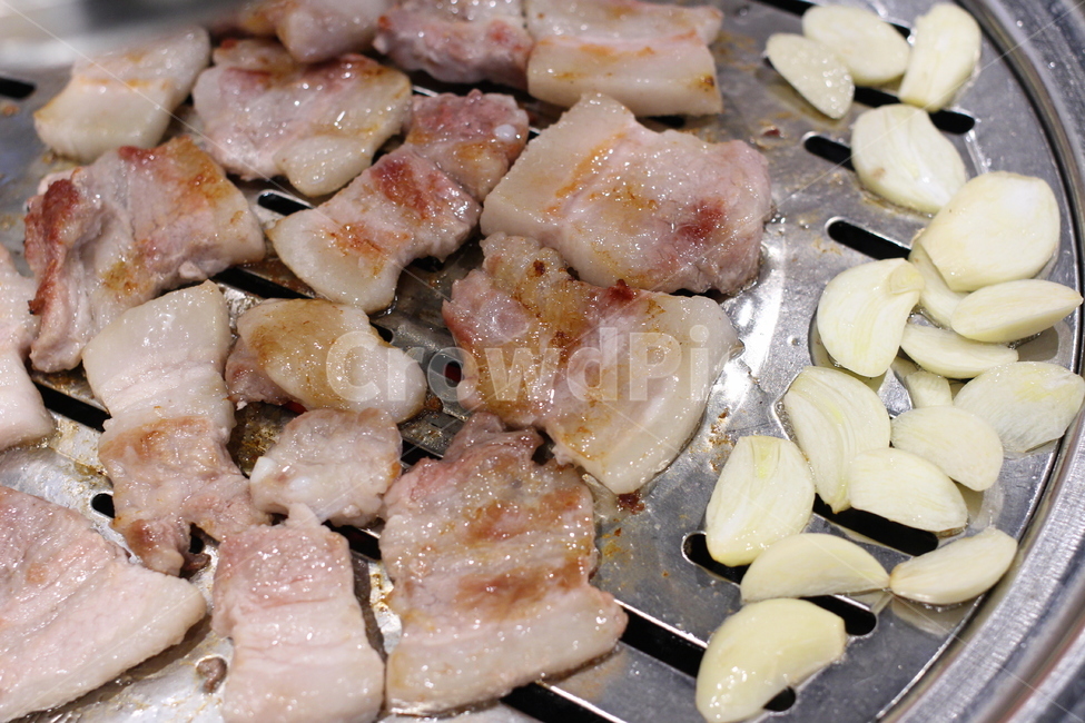 삼겹살,돼지고기구이,돼지고기,마늘,koreanbbq,음식,식재료,요리,food,cook,meal,dishes,food reserves,육류,고기,meat