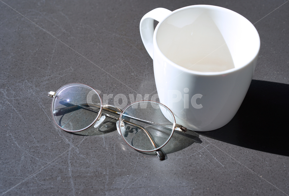 안경,안경테,사물,그림자,시력,근시,난시,glasses,사물,물건,오브젝트,thing,object,matter