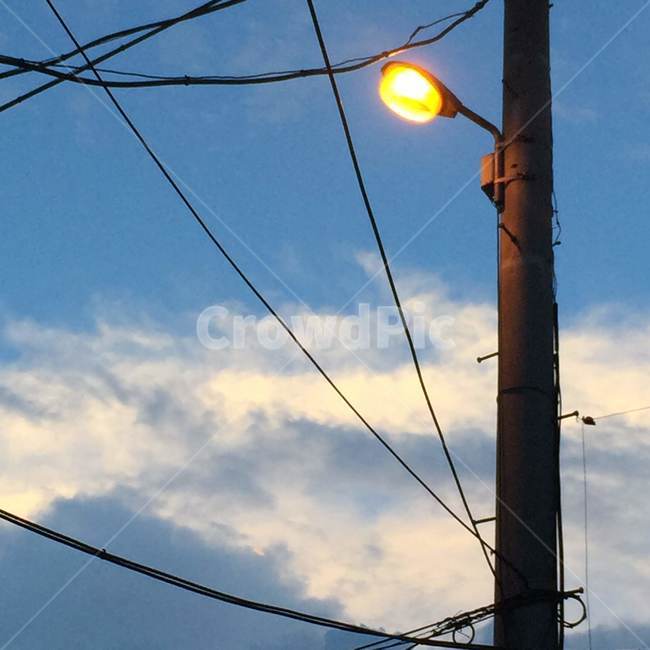 utilitypole,전신주,전봇대,하늘,전깃줄,telephonepole,sky,electricwire,가로등,streetlamp,에너지산업,energy industry