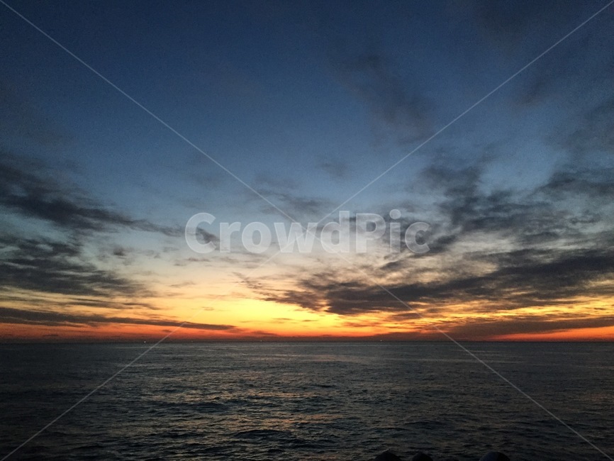 새벽,여명,일출,바다여명,바다일출,자연,풍경,nature,landscape,outdoors,옥외,dusk,황혼,sunset,일몰,dawn,sky,하늘,red sky,붉은 하늘