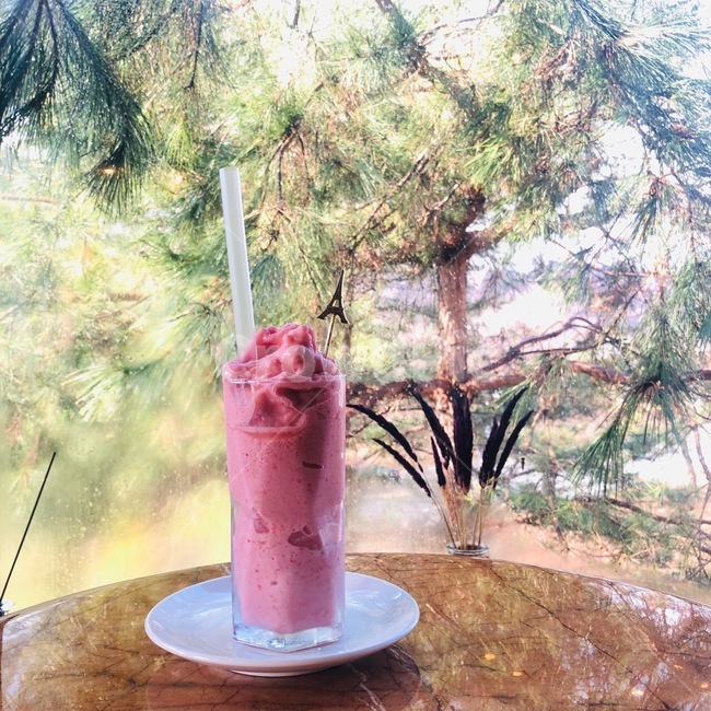 여름,휴식,휴가,딸기쉐이크,딸기음료,음료,음료수,drink,beverage