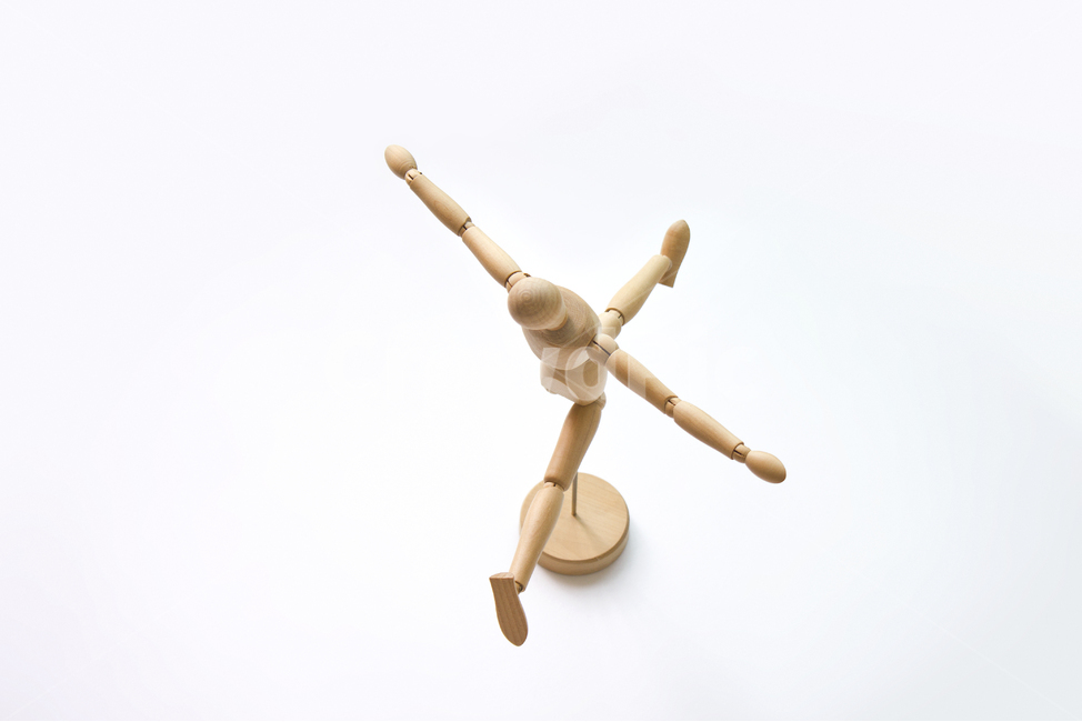 인형,마네킹,모형,나무,우드,우든,더미,팔벌린,다리벌린,발레,무용,춤,춤추기,뛰기,동작,탑,탑뷰,탑앵글,나무인형,흰배경,사물,물건,오브젝트,thing,object,matter