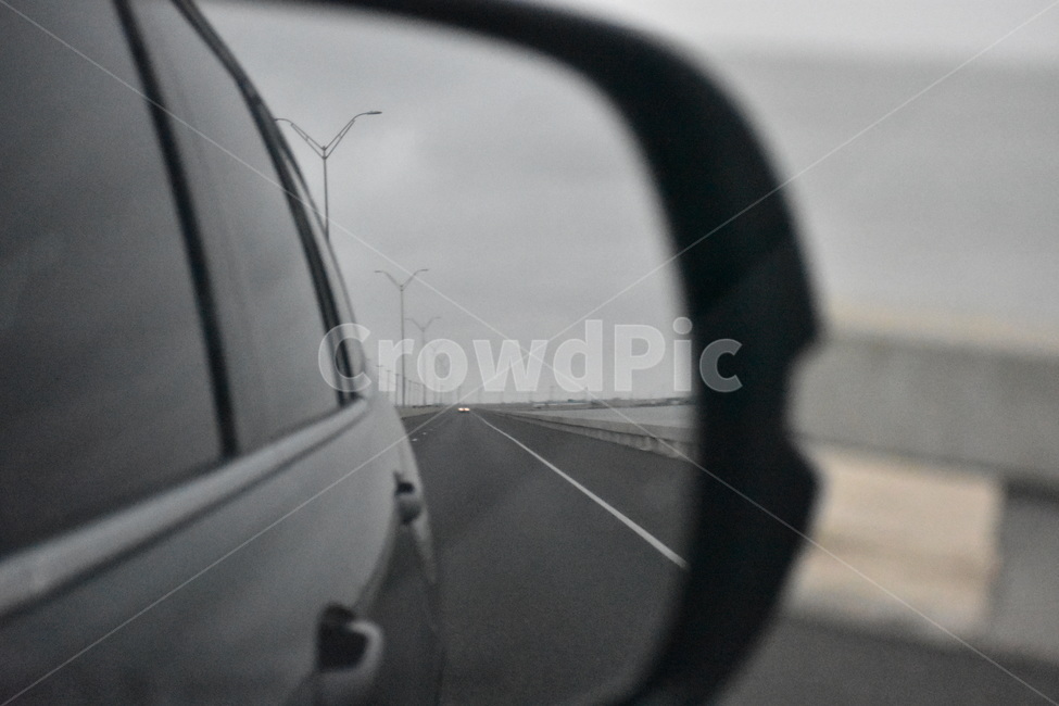자동차,차,길,도로,바다,흑백,모노톤,monochrome,black and white,교통,교통수단,traffic,transportation
