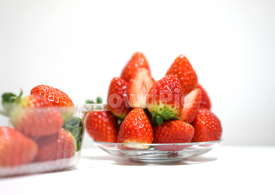 딸기,strawberry,과일,음식,겨울철과일,빨강,레드,red,베리,음식,식재료,요리,food,cook,meal,dishes,food reserves,과일,열매,fruit