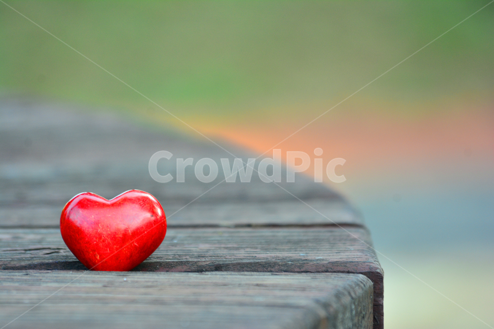 하트,사랑,마음,heart,love,가슴,감정,빨강색,레드,접사,마크로,클로즈업,러브,캐릭터,아이콘,상징,표시,형상,감성,분위기,emotional,sensible,올드,우드,나무,불변,영원,forevermore,eternity,permanent,everlasting,감정표현,기분,feeling,emotion,감성,sensible