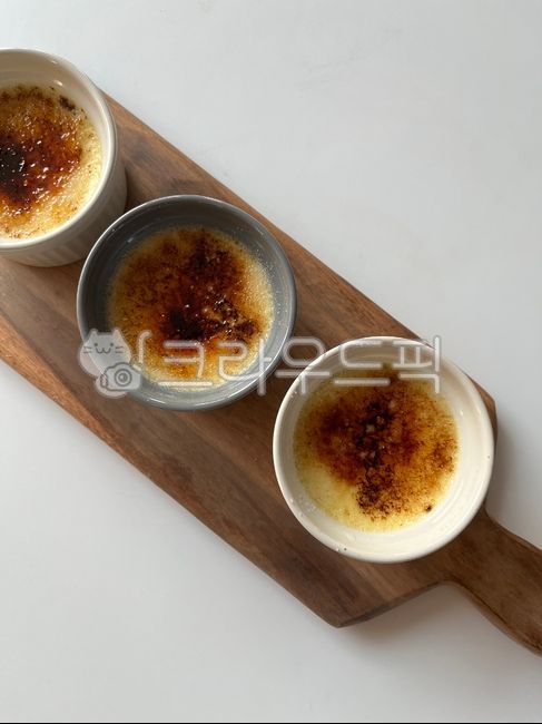 디저트,크림브릴뤠,도마,커스터드,음식,컵,cup