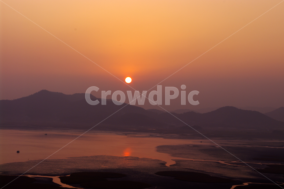 순천만,일몰,석양,노을,풍경,갈대밭,자연,풍경,nature,landscape,한국자연풍경,한국자연경관,korea nature landscape,sunlight,햇빛,outdoors,옥외,dawn,새벽,sunset,red sky,붉은 하늘,sky,하늘,dusk,황혼