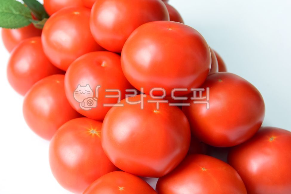 fruit,white background,desirable,tomato,Orange,red,fruits,white,healthy food,ingredients,ripe,diet,tomato fruit,Fruit,health,delicious,food,Red,whitebackground,White,dessert,background,healthy,foodreserves