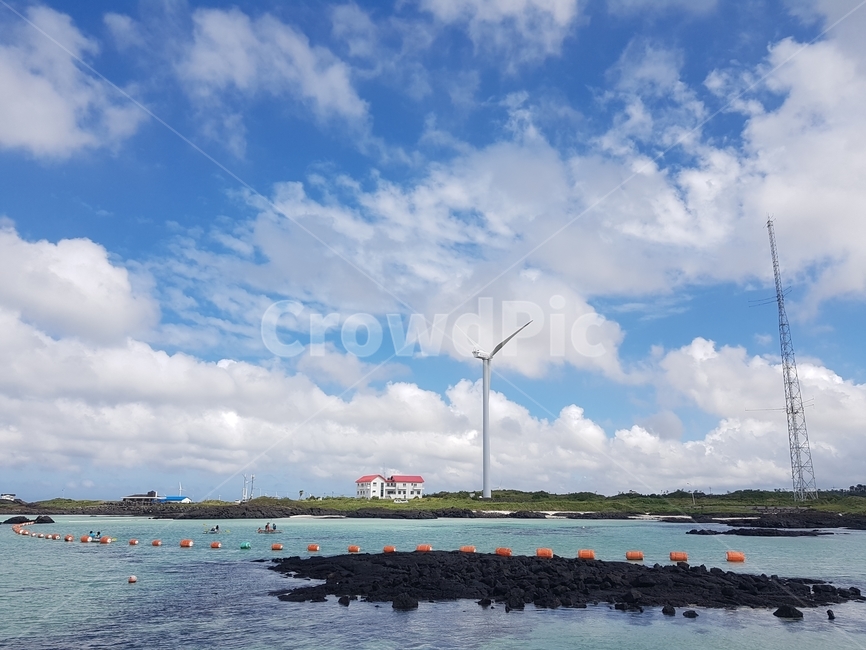 제주도,제주,월정리해변,바다,월정리,발전기,jejuisland,풍경,여행,맑은하늘,제주도,jeju,jeju island,에너지산업,energy industry