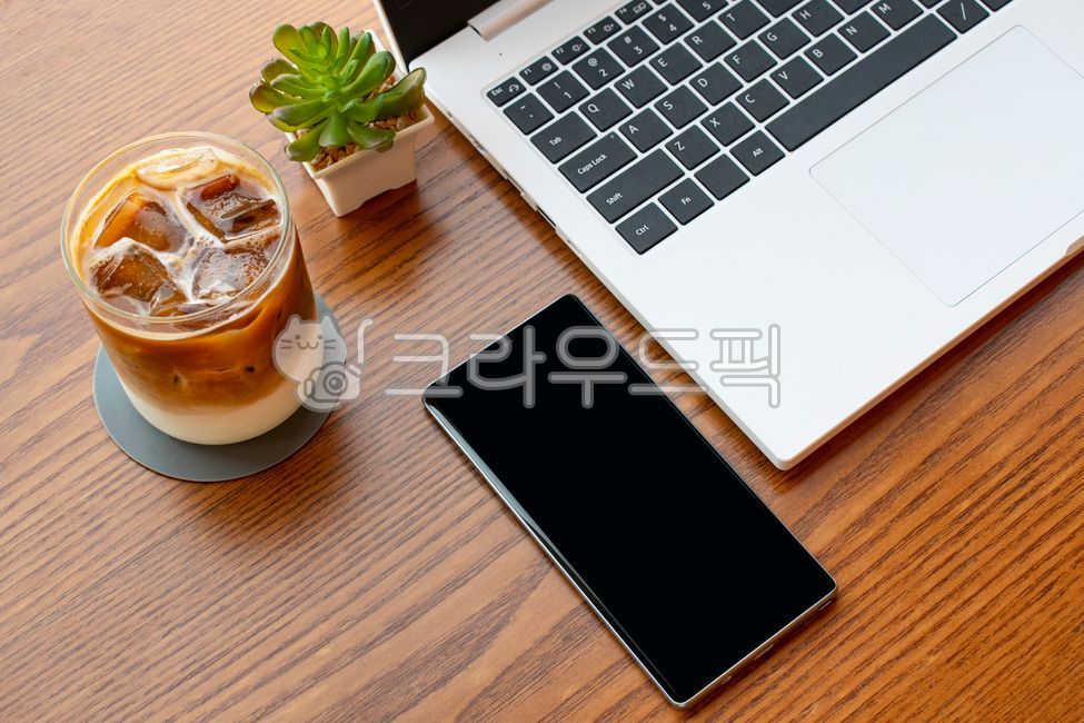 Laptop,electronics,computer keyboard,office,cell phone,latte,virtual space,computer,Monitor,desktop,coffeecup,coffee cup,pen,company,online class,untact,work from home,hardware,keyboard,business,work,mobile,cafe,nonfacetoface,mobile phone,desk,coffee,onli