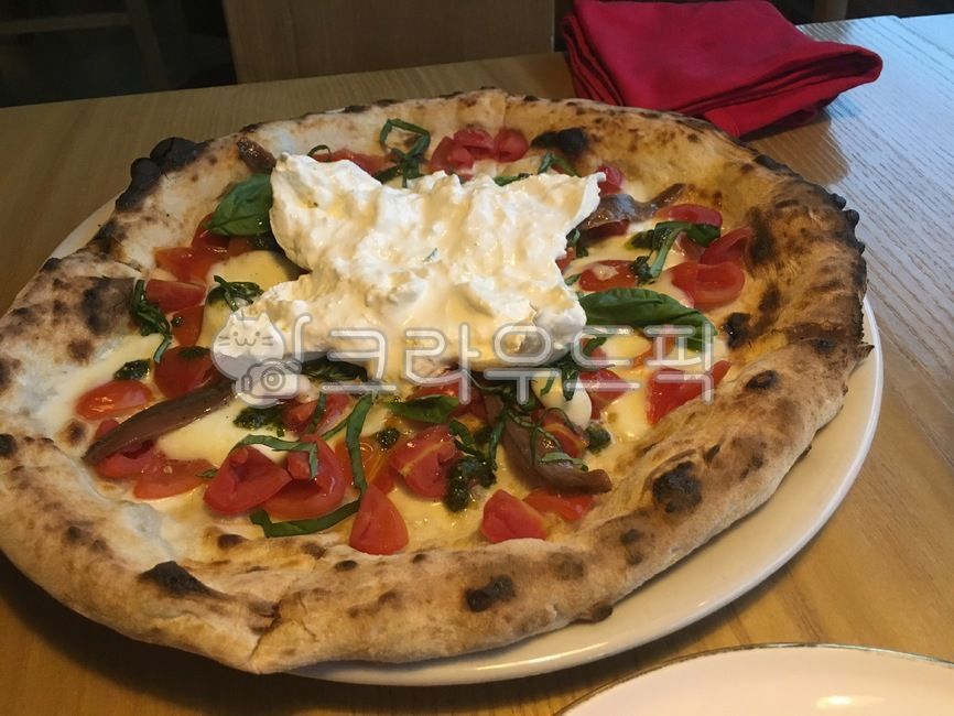 pizza,피자,food,음식,부라타치즈,엔쵸비피자,anchovypizza