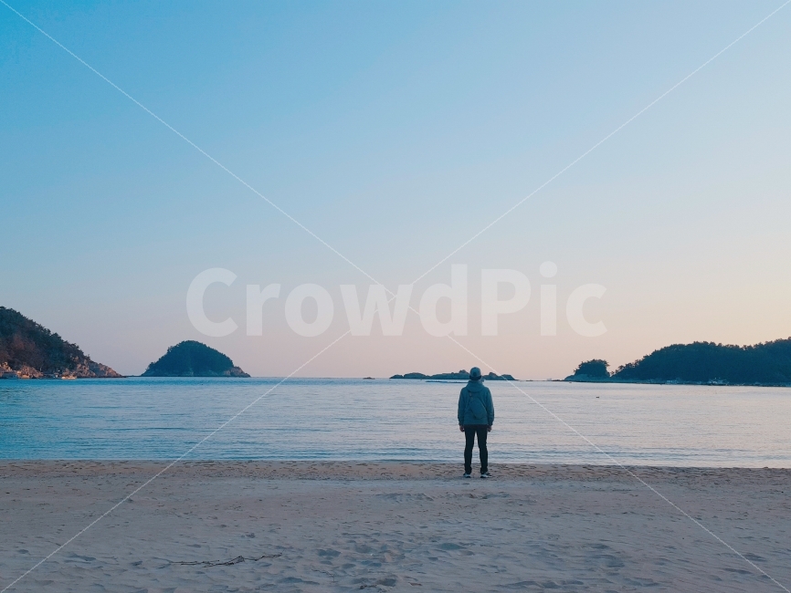 여행,travel,여행사진,국내여행,혼자여행,사진,남해,남해여행,배경사진,배경,이쁜사진,색감,색감좋은사진,상주은모래비치,해수욕장,모래사장,일몰,노을,스냅샷,스냅사진,뒷모습,뒷모습사진,삼각대샷,삼각대사진,여행자,여행가,풍경,풍경사진,바다,자연,풍경,nature,landscape,해변,바다,beach,sea,여행,휴가,traveling,vacation,trip,사람,인물,인간,human,person,남성,남자,man,male,감정표현,기분,feeling,emotion,연출,컨셉,콘셉,direction,concept,ocean,대양,outdoors,옥외,water,물,promontory,곶,shoreline,해안선,land,땅