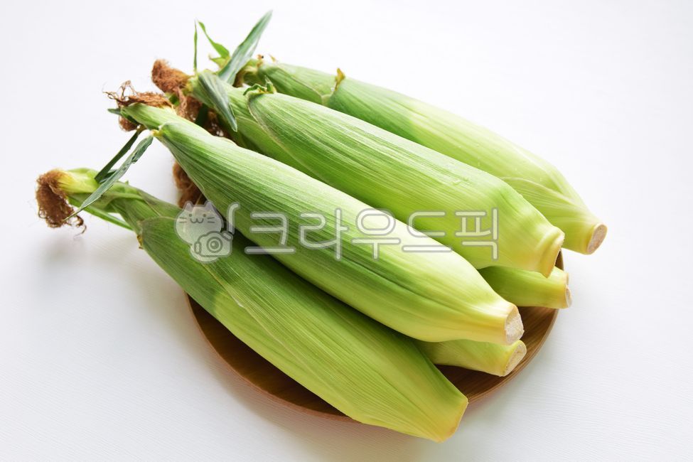 raw corn,corn,Chodang Corn,skin,cone,corn stubble,food,grains,outer shell,corner,white corn,corn husk,Food Ingredients,ingredients,grain