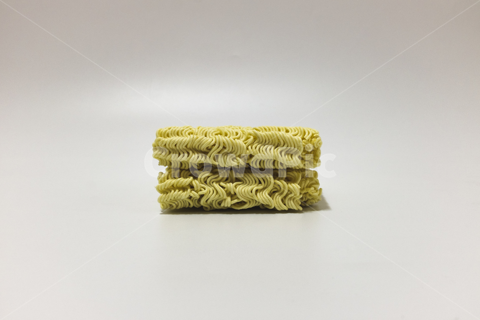 조리되지않은,라면,생라면,면,맛있는,마른,날것,저녁,점심,아침,정크푸드,푸드,가공식품,인스턴트,빠른,아시아,밀가루,간편식품,요리,라멘,옥수수,탄수화물,하얀배경,noodle,food,음식,국수,음식,식재료,요리,food,cook,meal,dishes,food reserves,면류,면요리,noodles