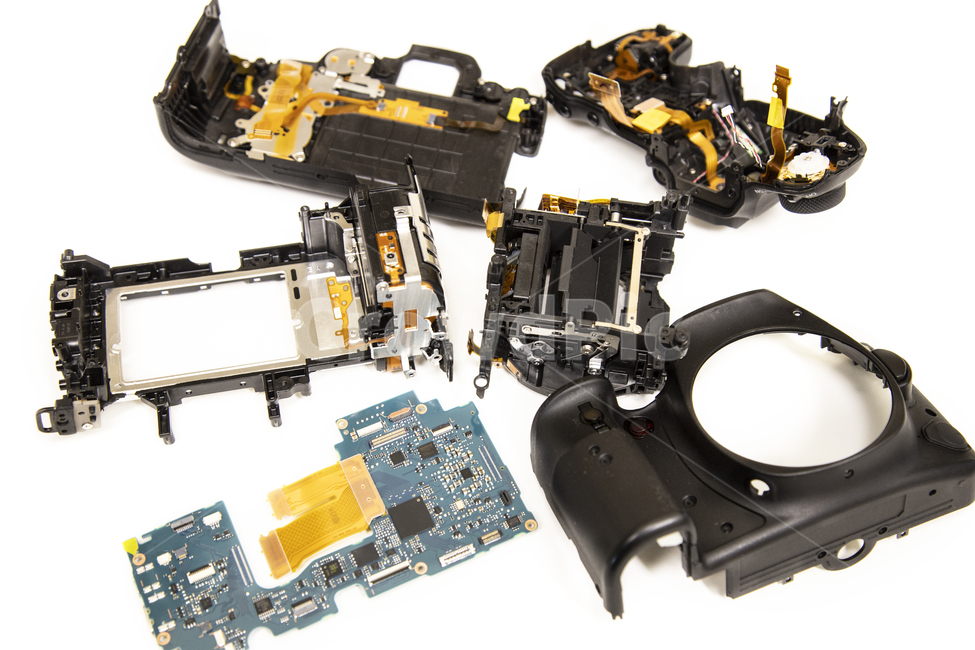 broken,mirror,part,decomposition,aluminum,electronic circuit,body,mount,mended,plastic,Board,screw,damaged,assembly,camera,circle,case