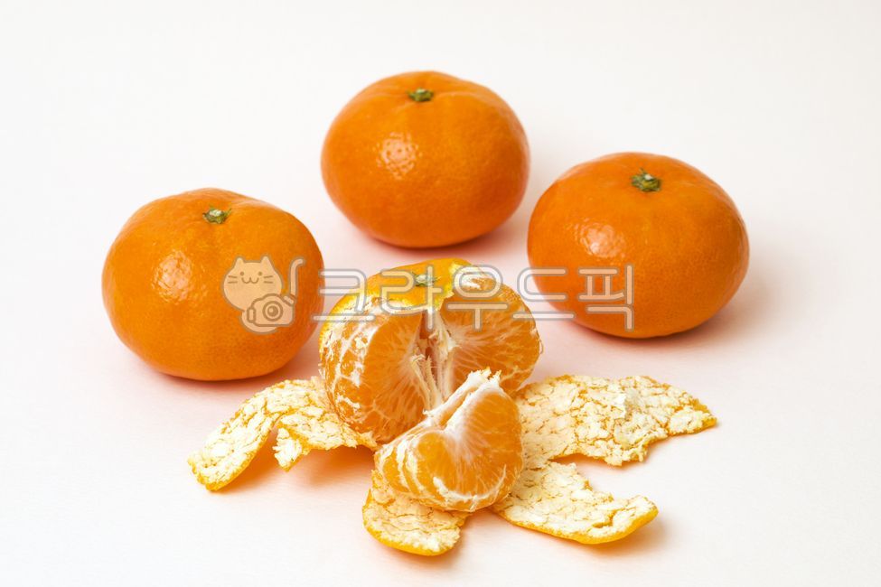 귤,과일,겨울과일,비타민씨,누끼,음식,클로즈업,맛있는,주황색,오렌지색,프레시,신선한,껍질,알맹이,디저트