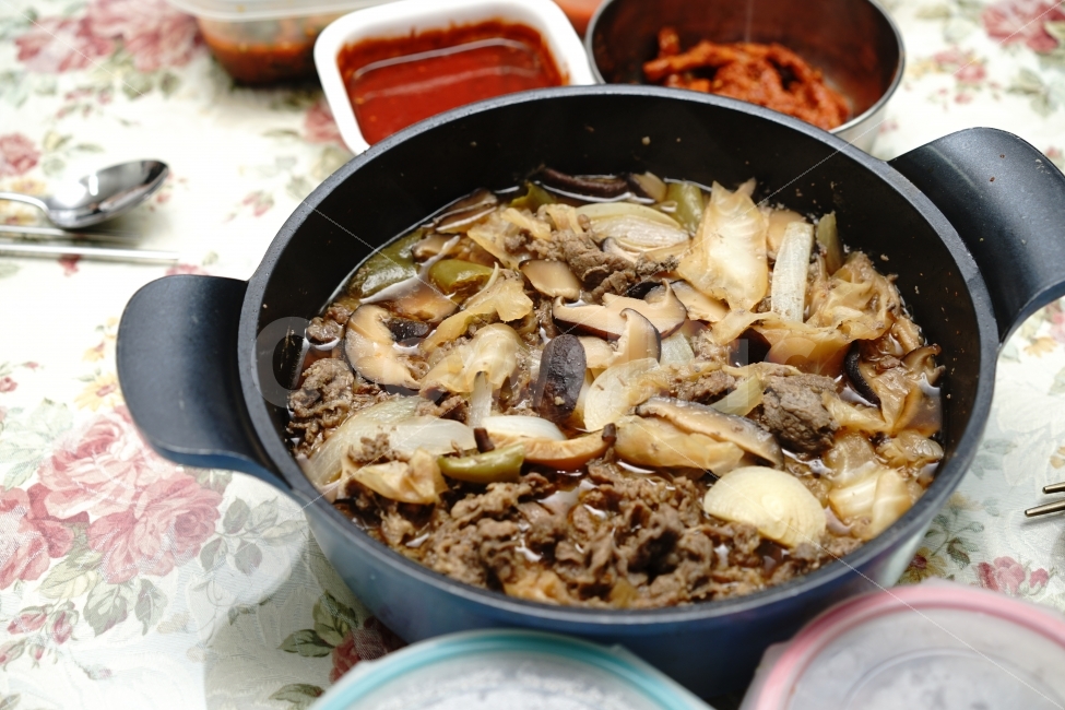 	집밥,불고기,고기,먹방,엄마,엄마솜씨,식사,저녁밥,저녁메뉴,저녁,우리집밥,식탁,안주,술안주,꼬기,음식,식재료,요리,food,cook,meal,dishes,food reserves,육류,고기,meat,한식,한국음식,한국요리,korean food,korean dishes,korean meal,korean cook