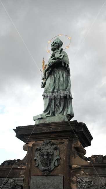 블타바강,bridge,charlesbridge,czech,europe,famous,landmark,prague,statue,urban,조각상,동상,석상,조형물,statue,bronze statue,stone statue