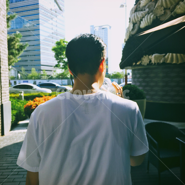 시작,도전,start,challenge,감성,빛,light,사람,남자,person,human,인간,warm,sunny,햇빛,여름,man,거리,길,스타일,style,mansstyle,남자스타일,사람,인물,인간,human,person,남성,남자,man,male