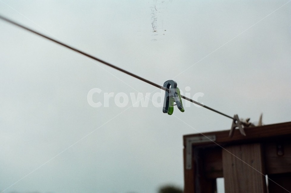 빨래,laundry,흐림,cloud,빨랫줄,clothesline,washingline,빨래집게,clothespin,thewash,washing