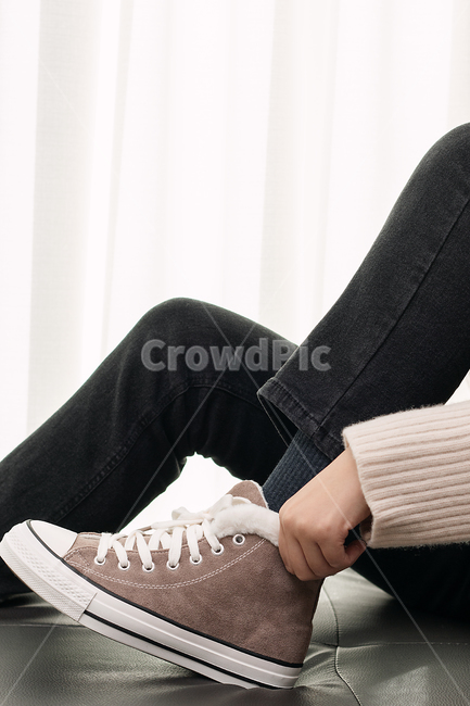 신발,스니커즈,겨울신발,fw,겨울,운동화,외출,shoe,shoes,footwear,winter,fall,autumn,신발류,sneakers,trainer,털신발,털운동화,털스니커즈,털,fur,패션,fashion,회색,grey