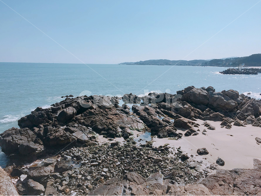 바다,제주도,바위,돌,구름,자연,풍경,nature,landscape,해변,바다,beach,sea,promontory,곶,dirt road,흙길,gravel,자갈,road,도로,rubble,파편