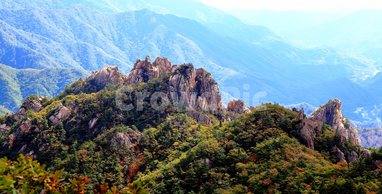 설악산,암릉,가을,산,단풍,가을,계절,fall,autumn,season,자연,풍경,nature,landscape,한국자연풍경,한국자연경관,korea nature landscape,outdoors,옥외,mountain,mountain range,산맥