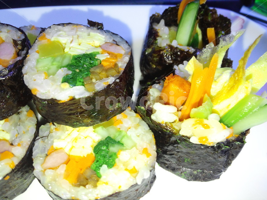 김밥,김,당근,오이,단무지,우엉,식사,소풍,시금치,음식,식재료,요리,food,cook,meal,dishes,food reserves