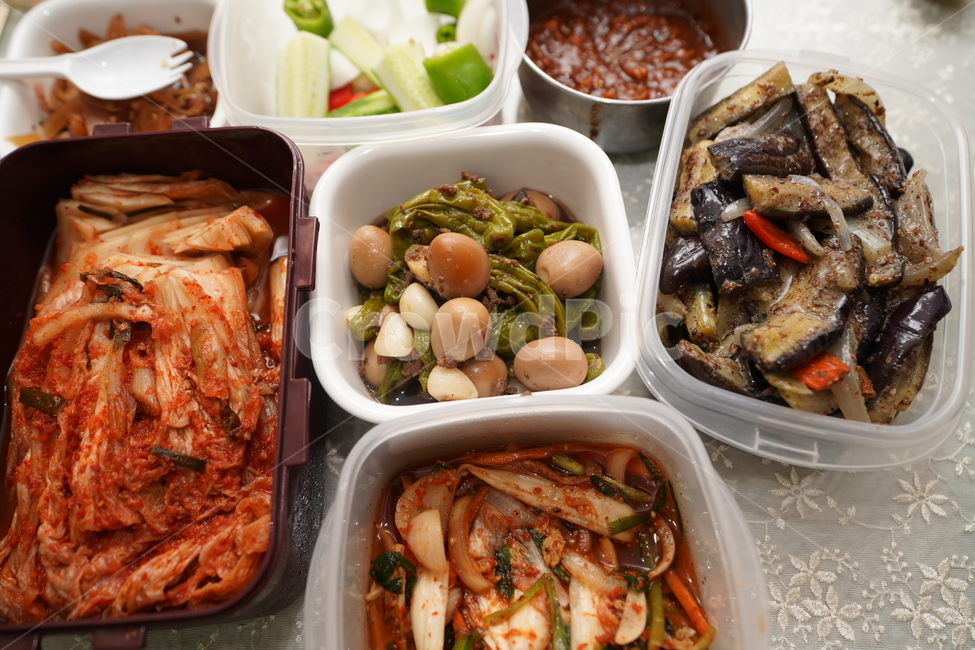 김치,한식,한국음식,한국,전통,집밥,반찬,고춧가루,매운맛,고추,빨강,red,식사,음식,식재료,요리,food,cook,meal,dishes,food reserves,한식,한국음식,한국요리,korean food,korean dishes,korean meal,korean cook