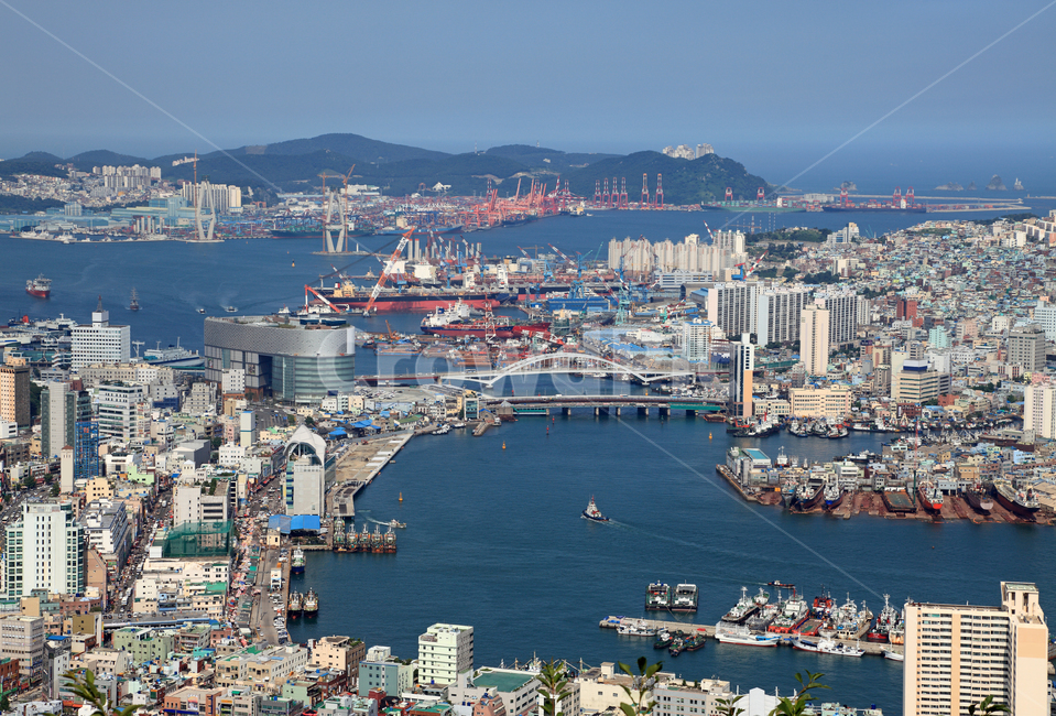 부산,부산항,항구,항만,바다,배,선박,어선,다리,대교,영도대교,부산대교,풍경,도시,도심,도시풍경,빌딩,어업,산업,대도시,건축,건축물,현대,현대건축,스카이라인,한국