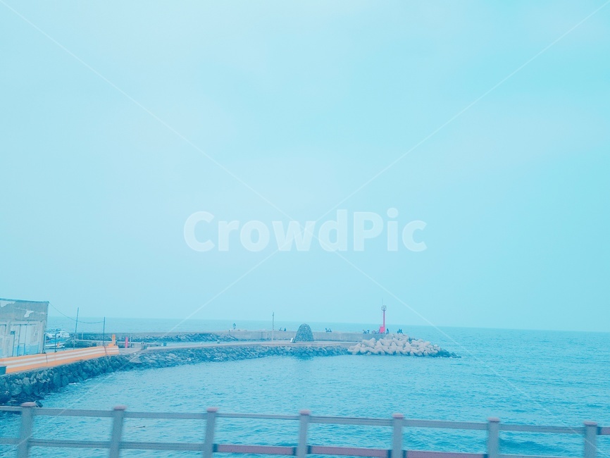 바다,등대,빨간등대,푸름,푸른바다,자연,상쾌,햇살,밝음,제주도,제주,jeju,감성,색감,색체,풍경,시원함,봄,nature