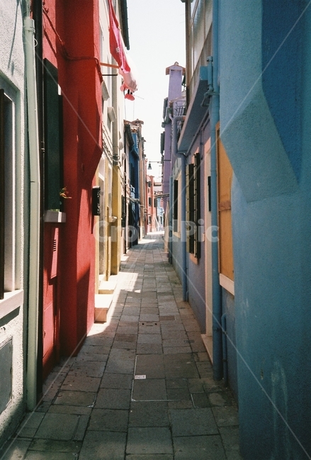 골목,알록달록,색깔,clorful,색,골목길,alley,flagstone,판석,walkway,보도,path,통로,corridor,복도,floor,바닥