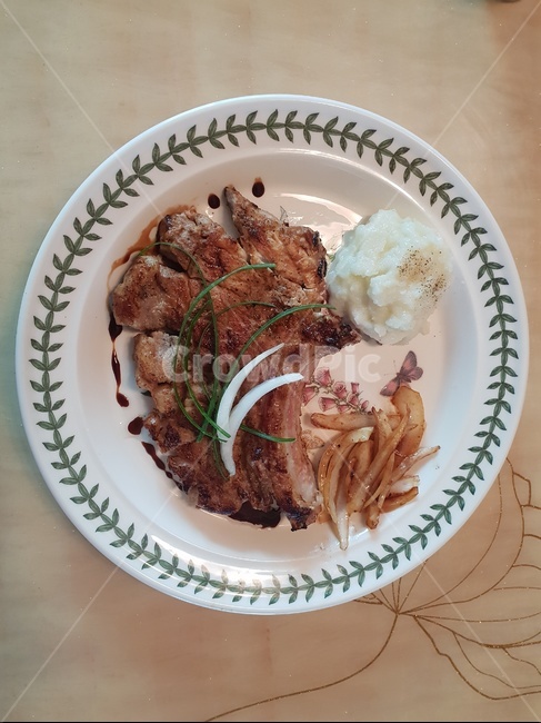 요리,집밥,스테이크,폭챱,포크스테이크,저녁식사,저녁밥,음식,식재료,요리,food,cook,meal,dishes,food reserves,육류,고기,meat