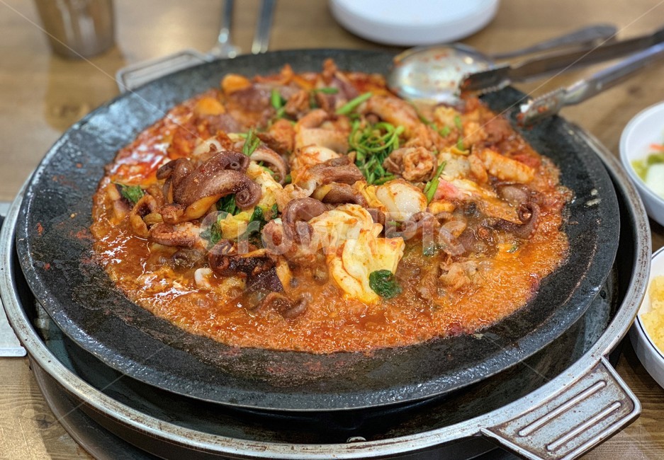 쭈꾸미볶음,요리,한식,볶음,쭈꾸미,매운요리,빨간요리,음식,식재료,요리,food,cook,meal,dishes,food reserves,한식,한국음식,한국요리,korean food,korean dishes,korean meal,korean cook