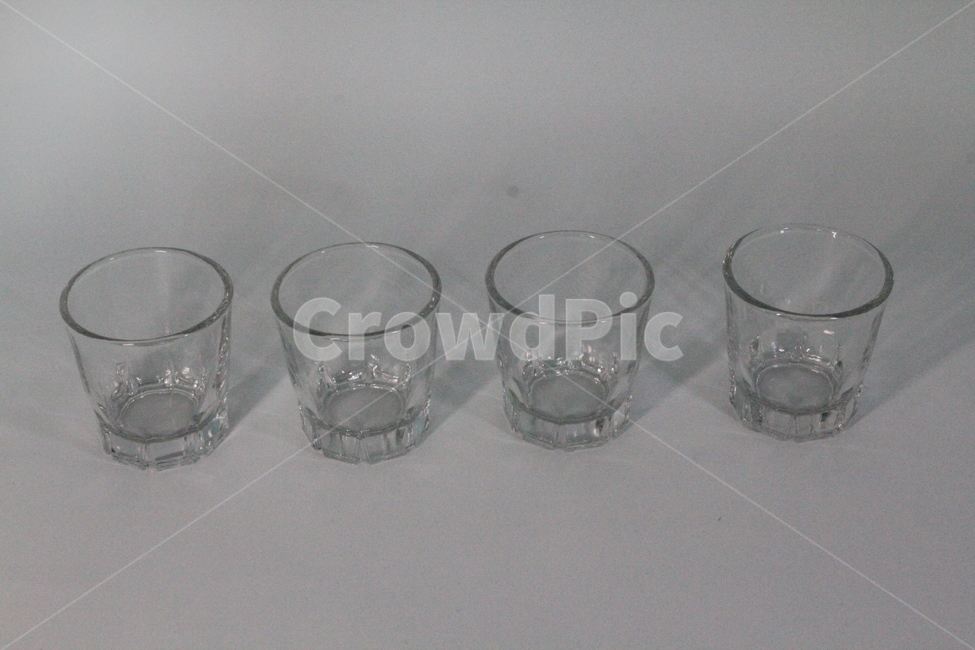 소주,소주잔,술잔,알콜,음주,한잔,소주잔들,투명,투명한잔,투명소주잔,사물,물건,오브젝트,thing,object,matter