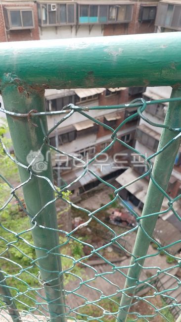 apartmentbuilding,아파트,건물,building,건축학,architecture,old,오래된,낡은,highrise,고층건물,옥외,외관