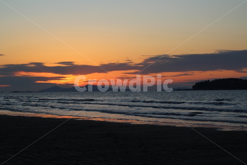 바다,노을,황혼,석양,서해,자연,풍경,nature,landscape,해변,바다,beach,sea,outdoors,옥외,sky,하늘,dawn,새벽,sunset,일몰,dusk,red sky,붉은 하늘