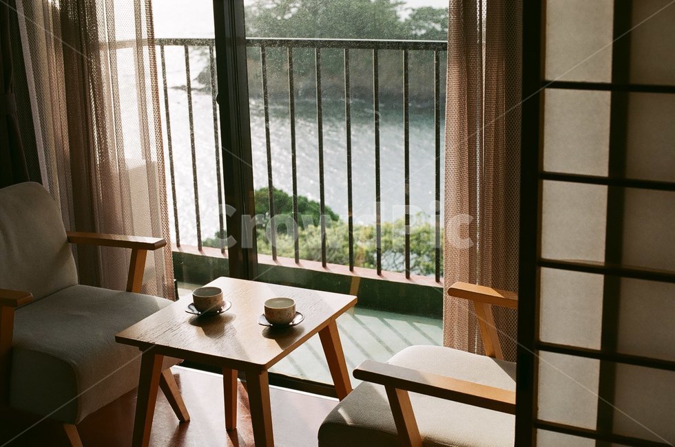일본,다다미,햇살,homedecor,furniture,가구,가정장식,wood,나무,의자,chair,바다마을,베란다,바다,감성,sensible,feeling,인테리어,실내디자인,interior design