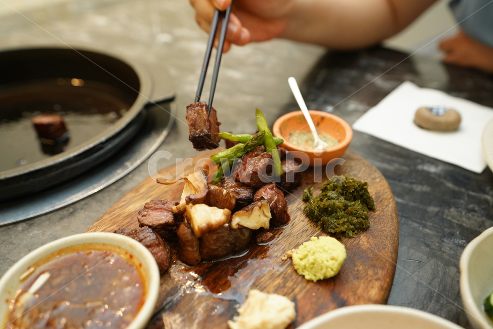 식사,먹거리,육식,육류,소고기,구이,안주,불판,음식,food