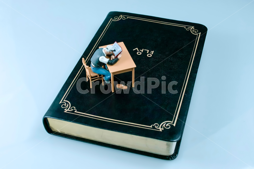 성경,말씀,기독교,묵상,일독,성경일독,독서,holybible,bible,성경읽기,종교,신앙,religion,belief,faith,연출,컨셉,콘셉,direction,concept