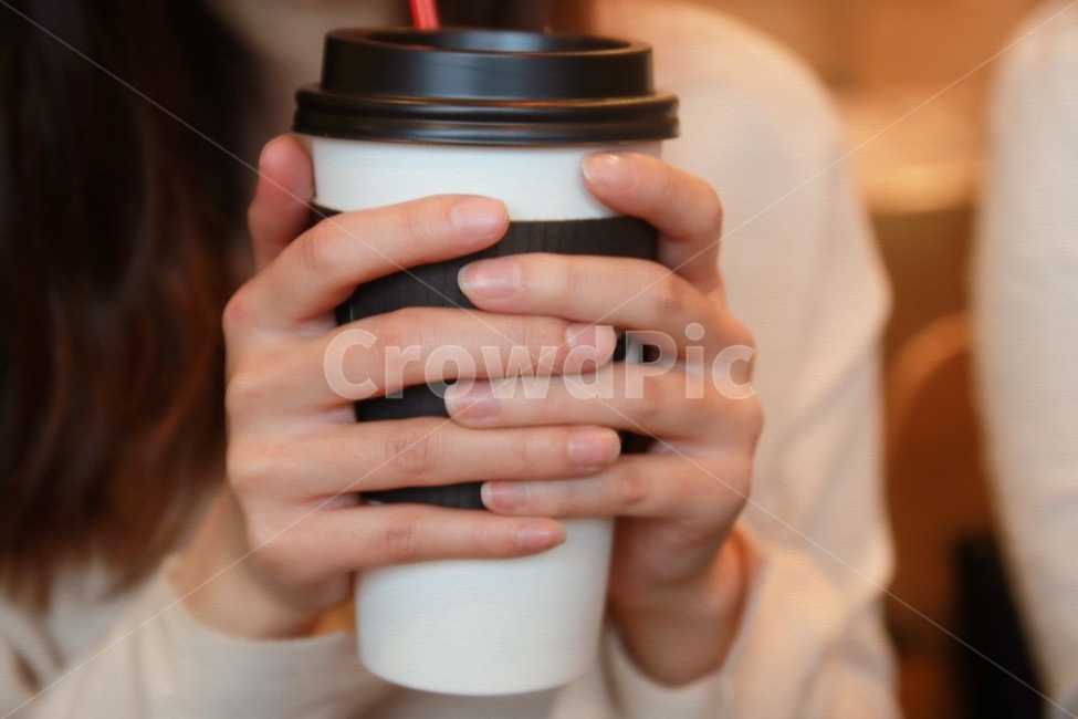 커피,따뜻함,coffee,손,두손,hand,warm,cafe,카페,hands,drinkcoffee,drink,아메리카노,americano,카페라떼,latte,라떼,손가락,finger,따뜻,soft,coffeeshop,커피숍,커피샵,사람,인물,인간,human,person,신체일부,몸,body,커피,카페,coffee,cafe