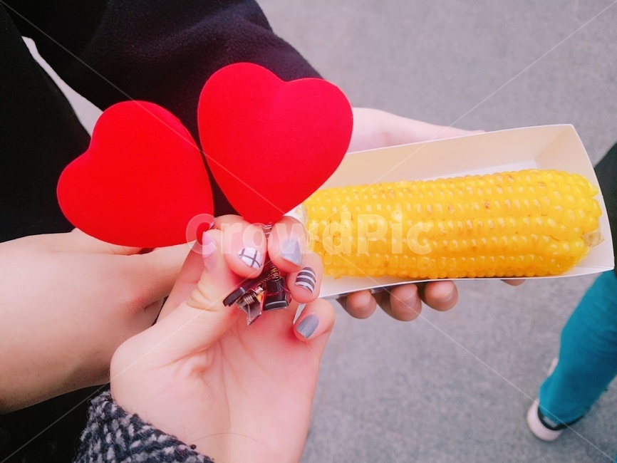 things to do,couple,Amusement Park,corner,Amusement park snacks,snack,amusement park hairpin,hairpin,Emotion,mukbang,food