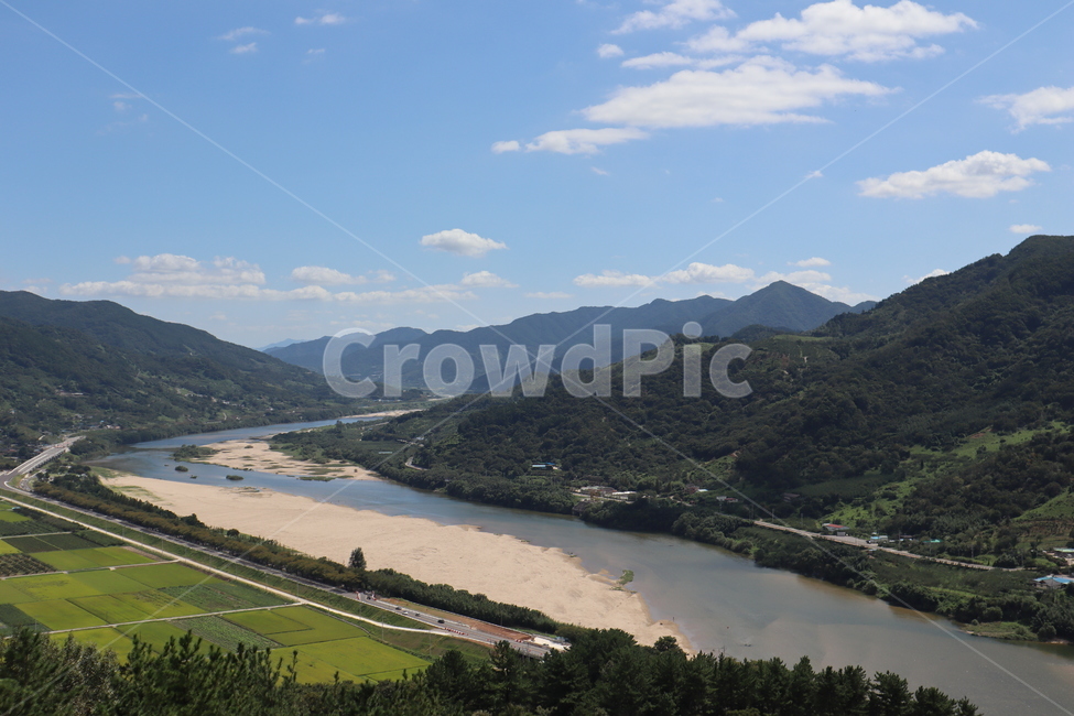nature,자연,outdoors,옥외,slope,경사,강,하늘,sky,green,blue,구름,풍경,배경,background,들,여름,가을,summer,fall,autumn
